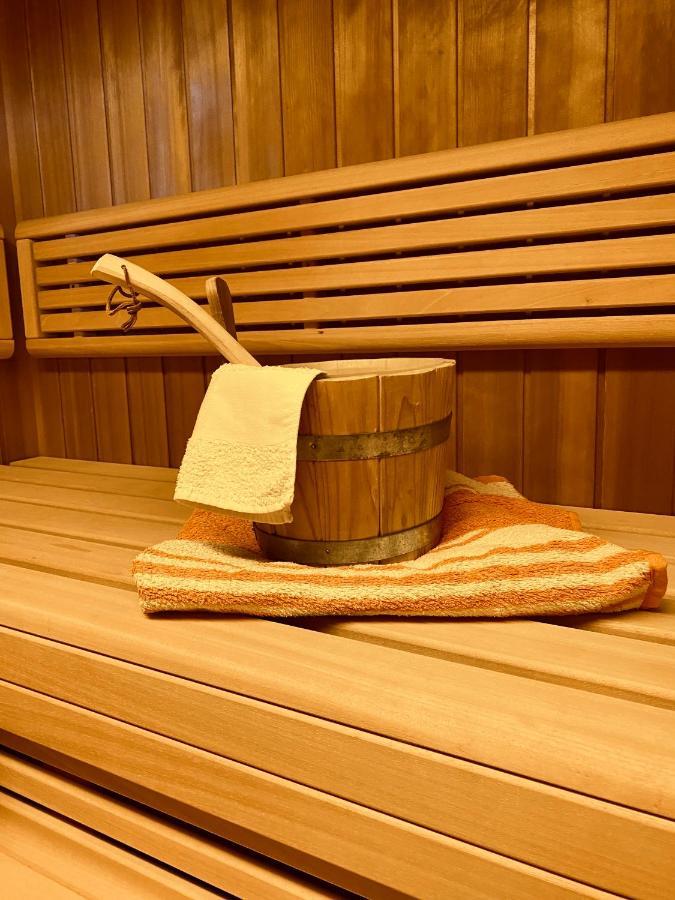 Private Spa Mit Sauna Und Whirlpool Schrozberg Exterior foto